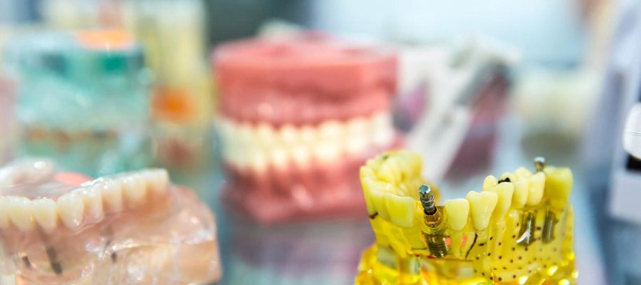 İmplant Tedavisi Ağrılı Bir İşlem Midir? İmplant Tedavisi Ağrılı Bir İşlem Midir?